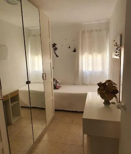 Piso Luminoso Cerca De Playa * Cádis